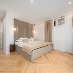 The Elysium Appartement *