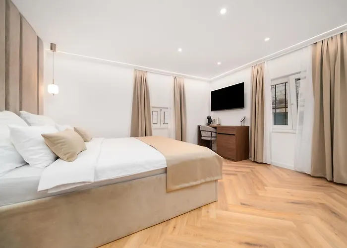 The Elysium מאקרסקה