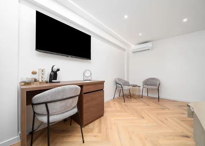 The Elysium דירה